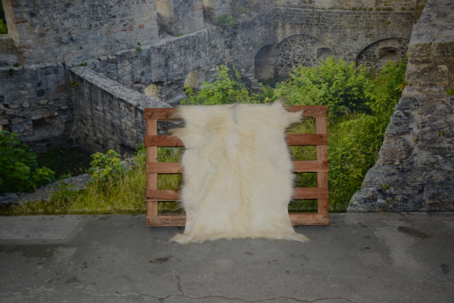 Langhaar Ziegenfell Creme-Weiß (öko)